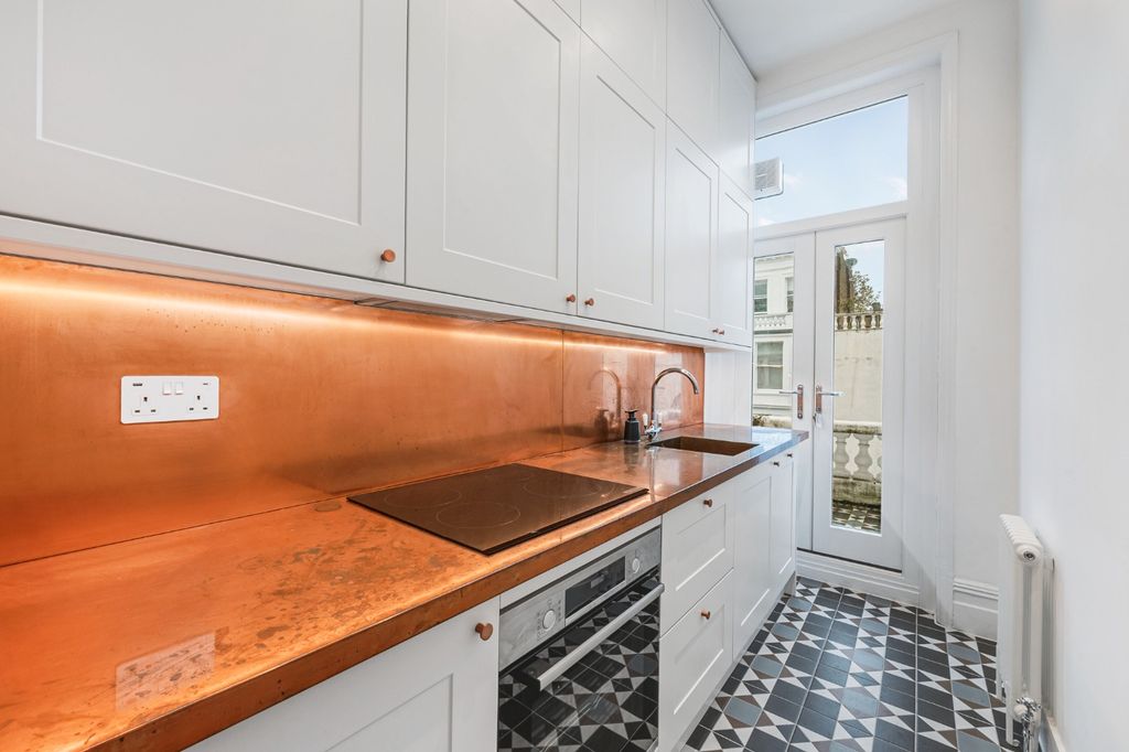 Property photo 3 of 10 5701512