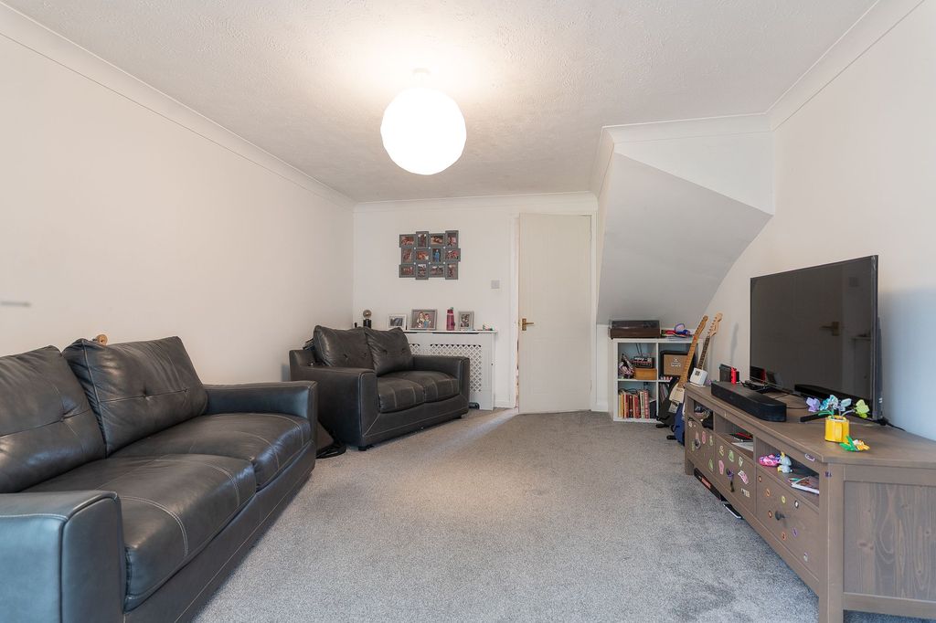 Property photo 3 of 16