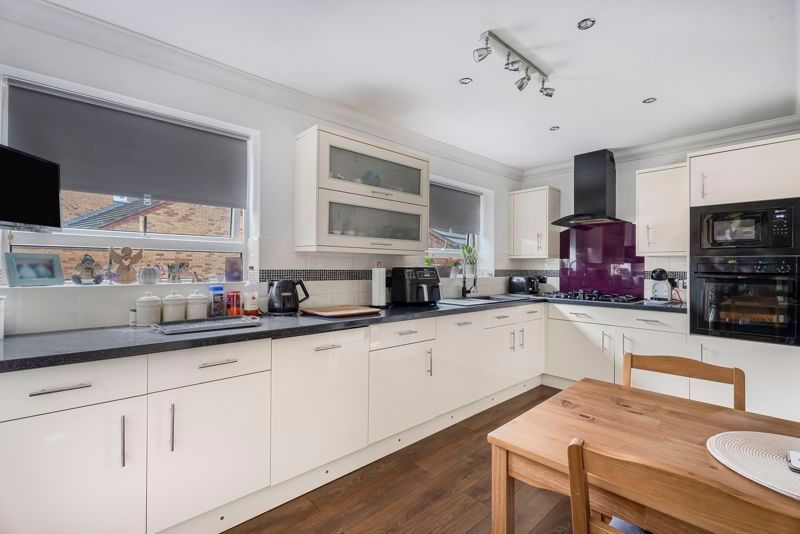 Property photo 3 of 30 Kitchen