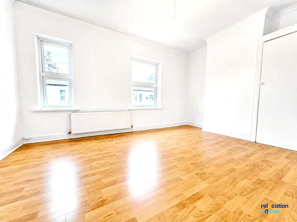 Property photo 3 of 8