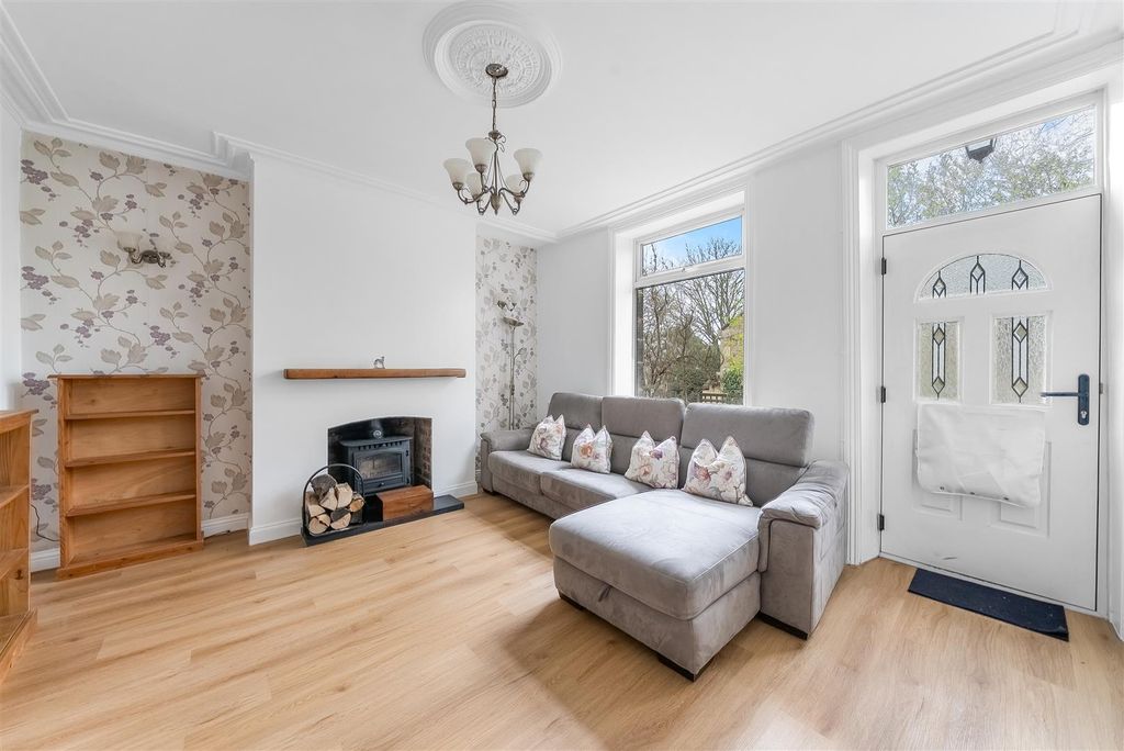 Property photo 2 of 17 Sitting Room