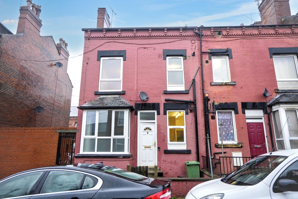 Property photo 1 of 19 61 Bayswater Row, Leeds, West Yorkshire, Ls8 5Lf