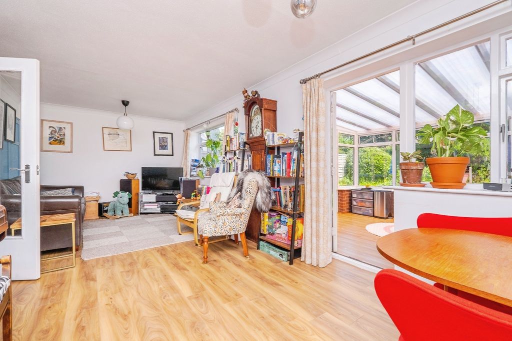 Property photo 2 of 17 Photo