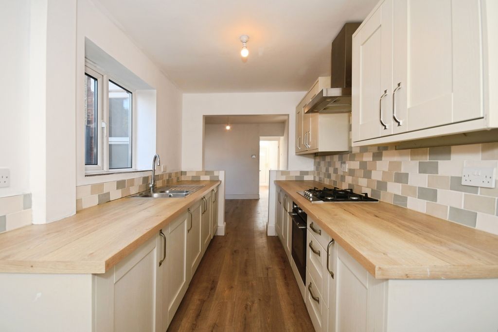 Property photo 3 of 16 Photo