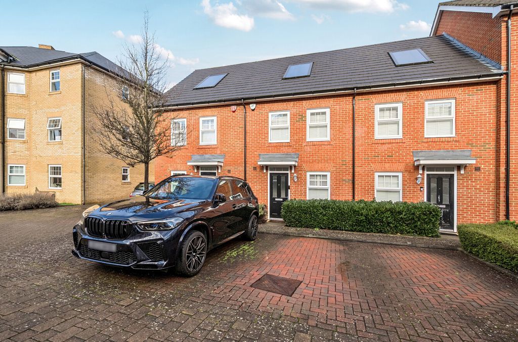 Property photo 2 of 16 1409387-1-6985ce3...