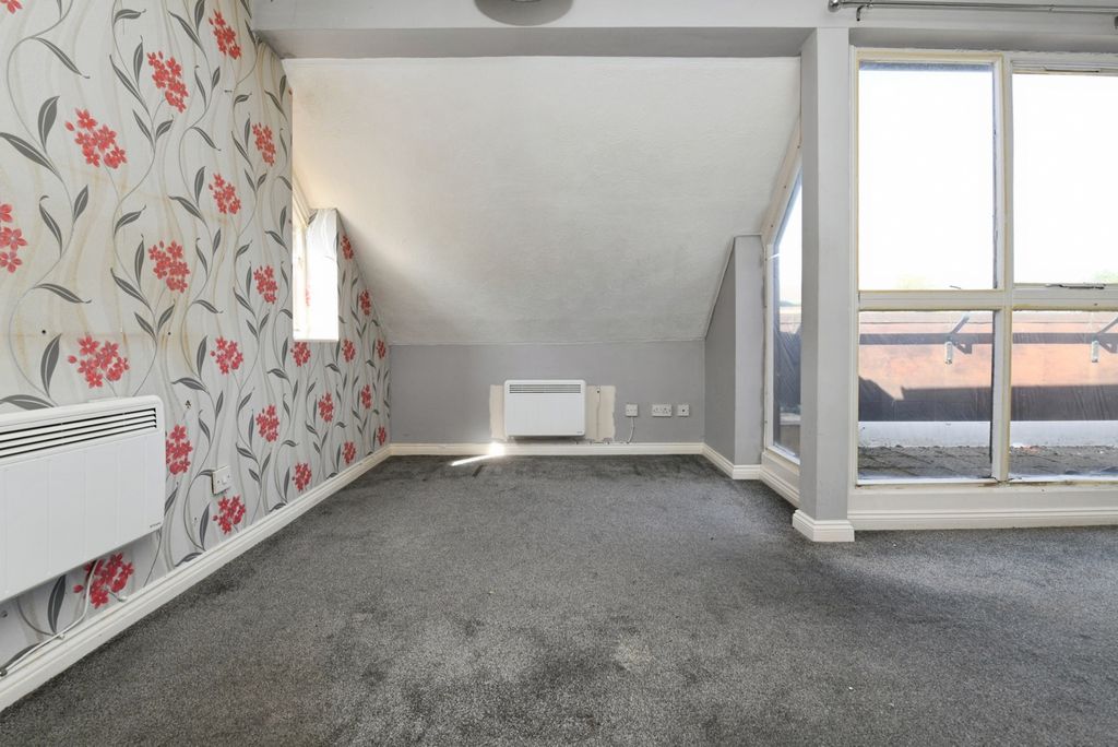 Property photo 2 of 16 Photo