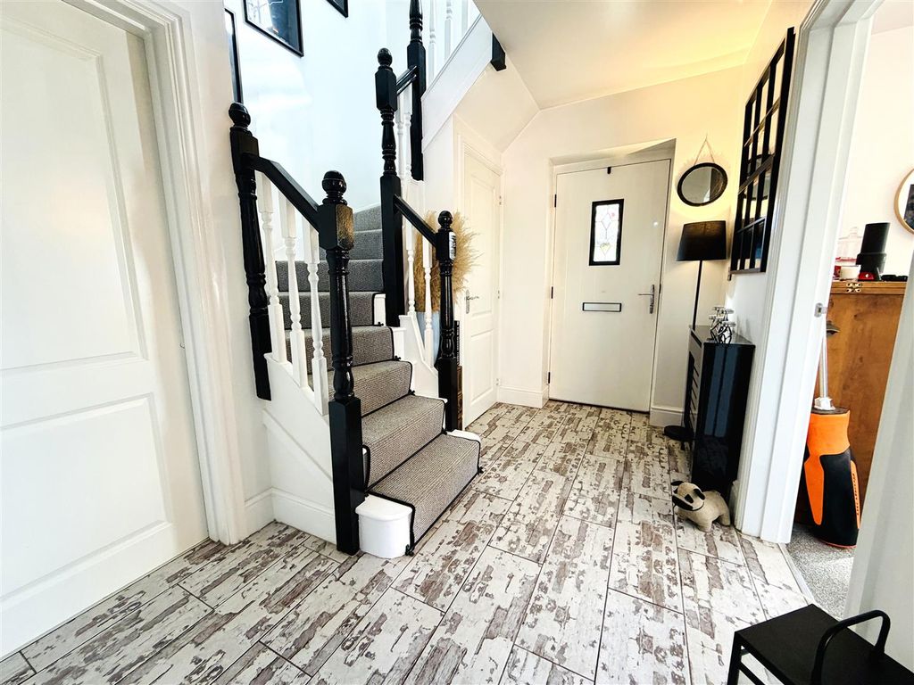 Property photo 2 of 39 Entrance Hallway