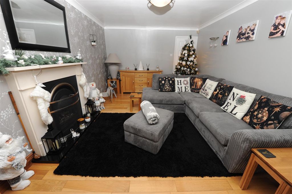 Property photo 2 of 29