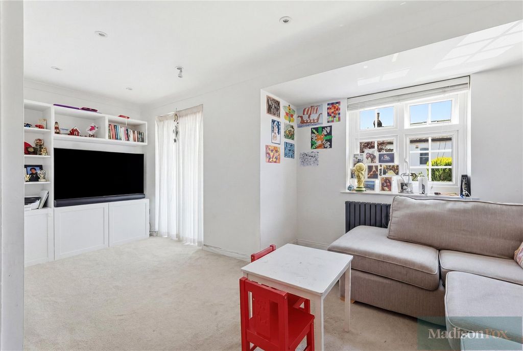 Property photo 3 of 24 Picture No. 05