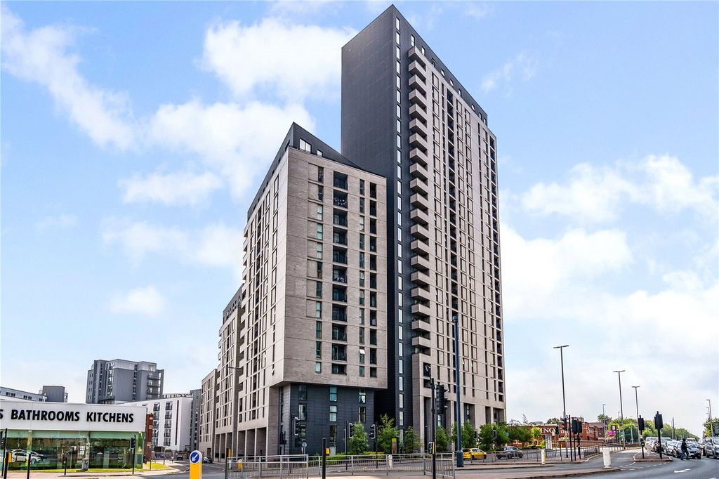 Property photo 1 of 12 External