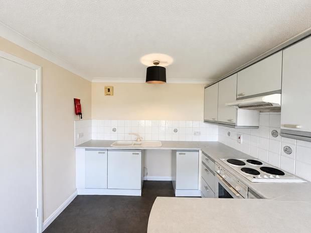 Property photo 2 of 10 Kitchen