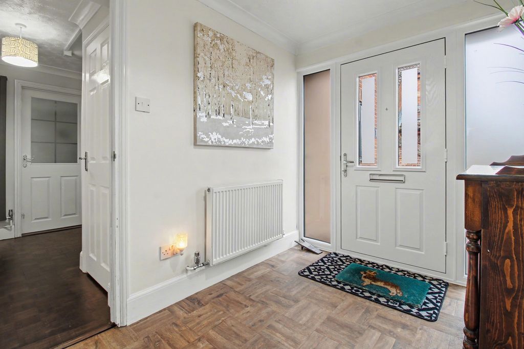 Property photo 3 of 41