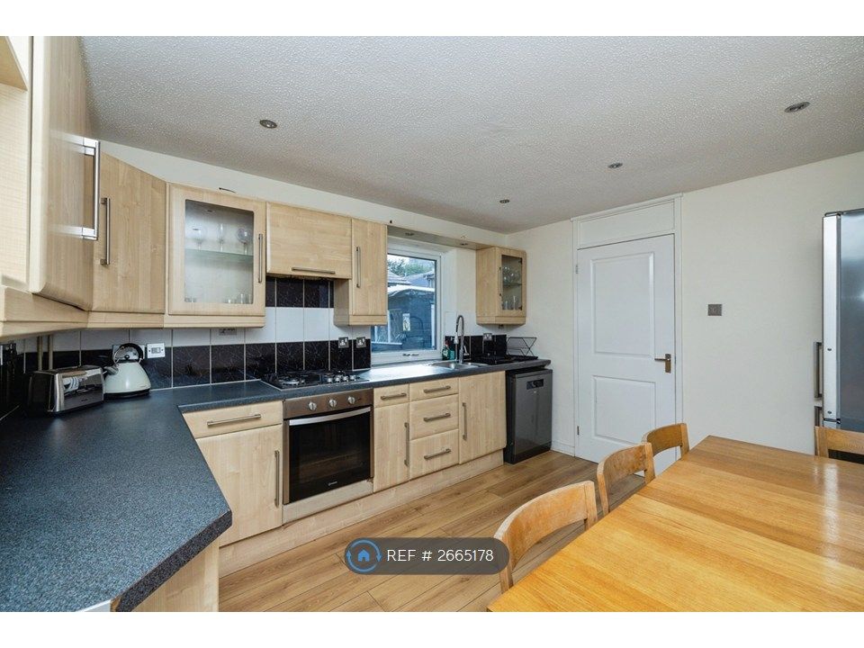 Property photo 2 of 26 Kitchen