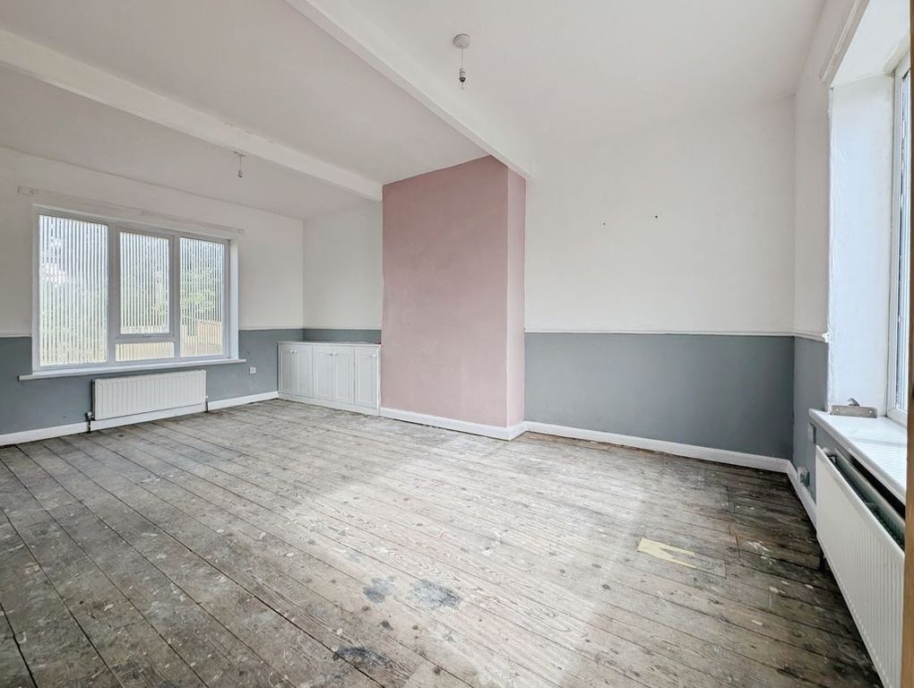 Property photo 3 of 11 Photo 10