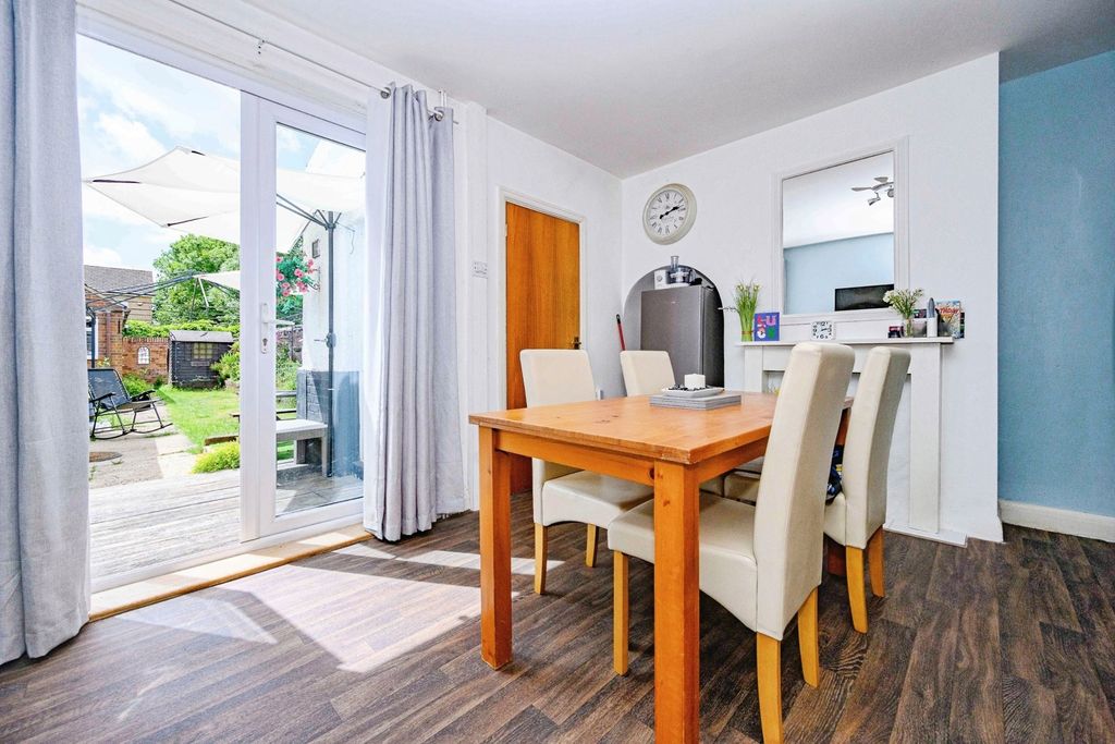 Property photo 3 of 16 Pbox-Img.Jpg