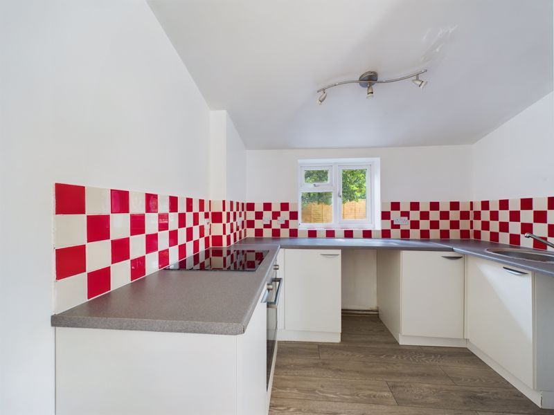 Property photo 2 of 10 Kitchen