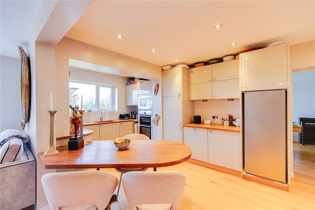 Property photo 2 of 38 Picture No. 22