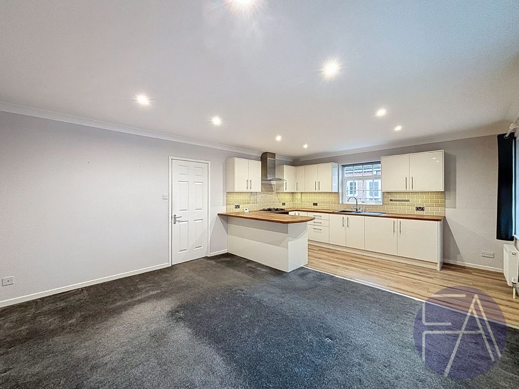 Property photo 3 of 12 4734196