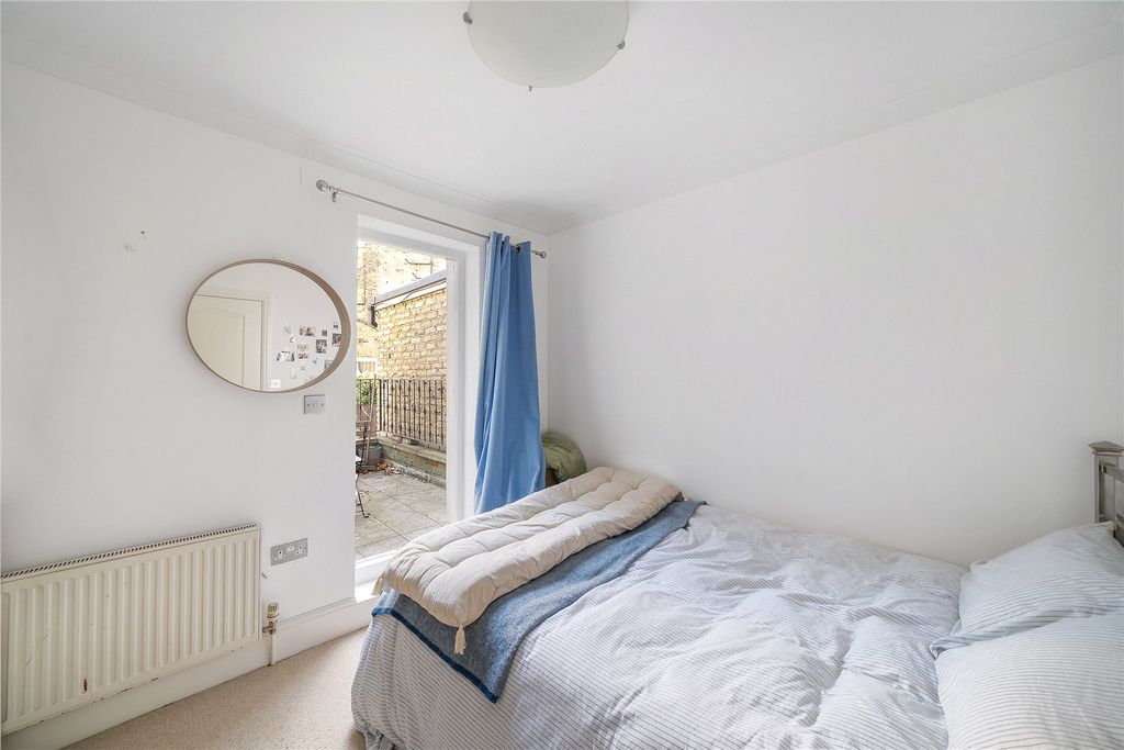 Property photo 3 of 8 Picture No. 12