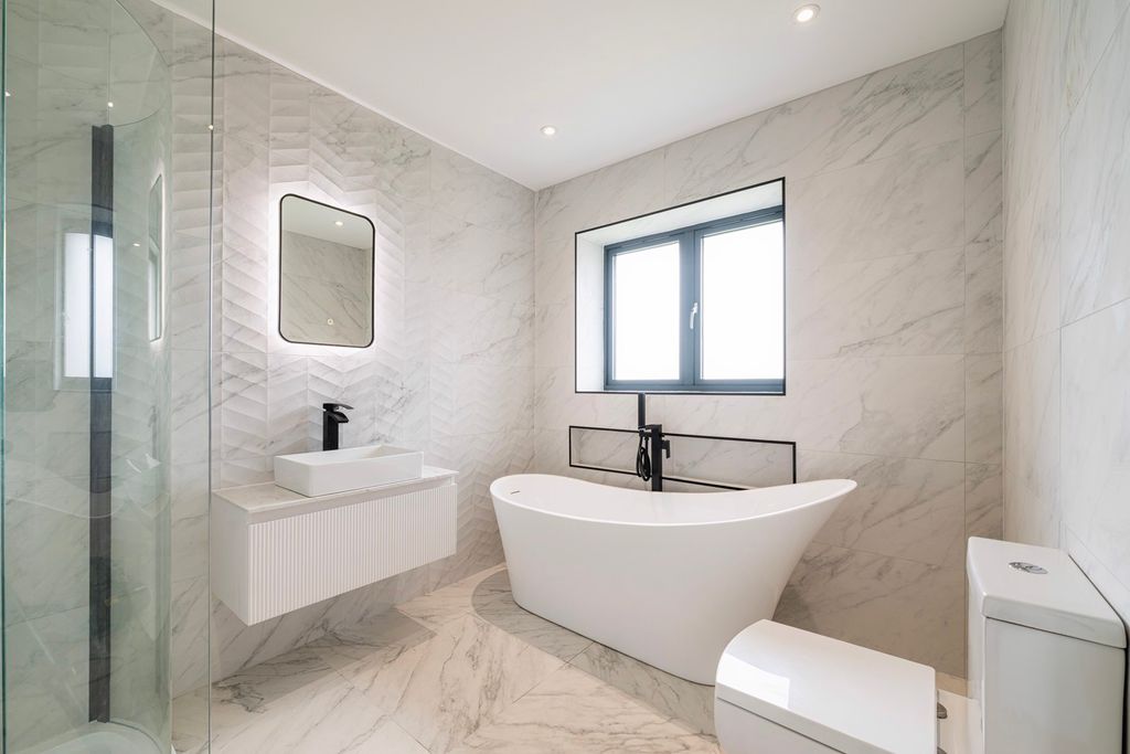 Property photo 3 of 35