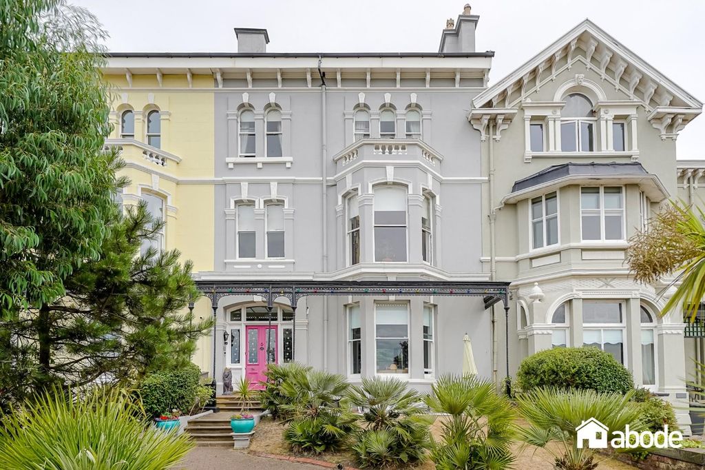 Property photo 1 of 38 Aberley House-109.Jpg