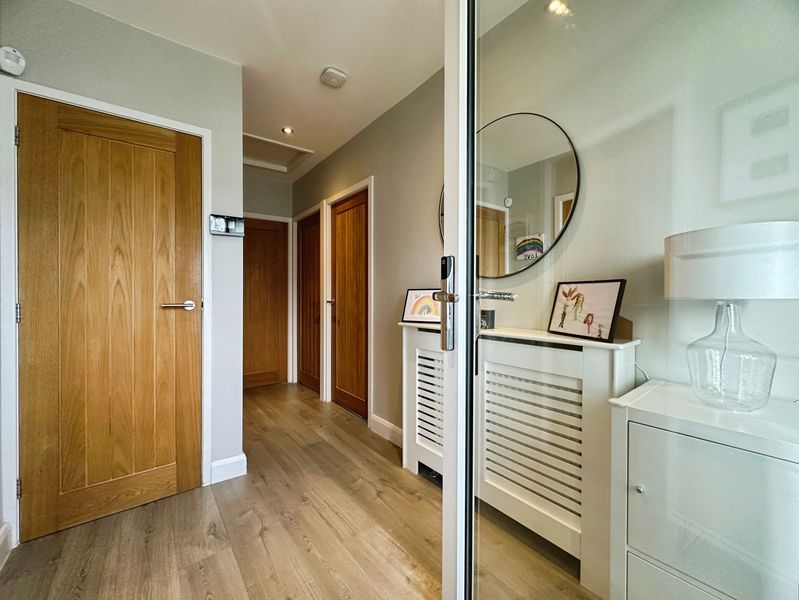 Property photo 3 of 21 Hallway