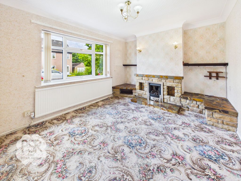 Property photo 2 of 33