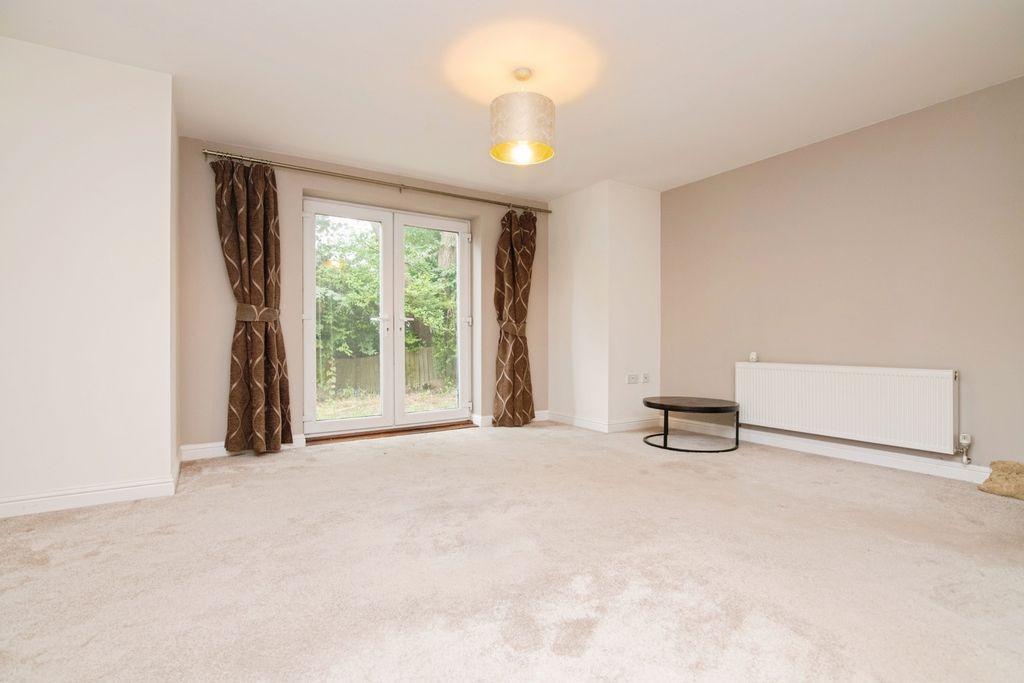 Property photo 3 of 14 Photo