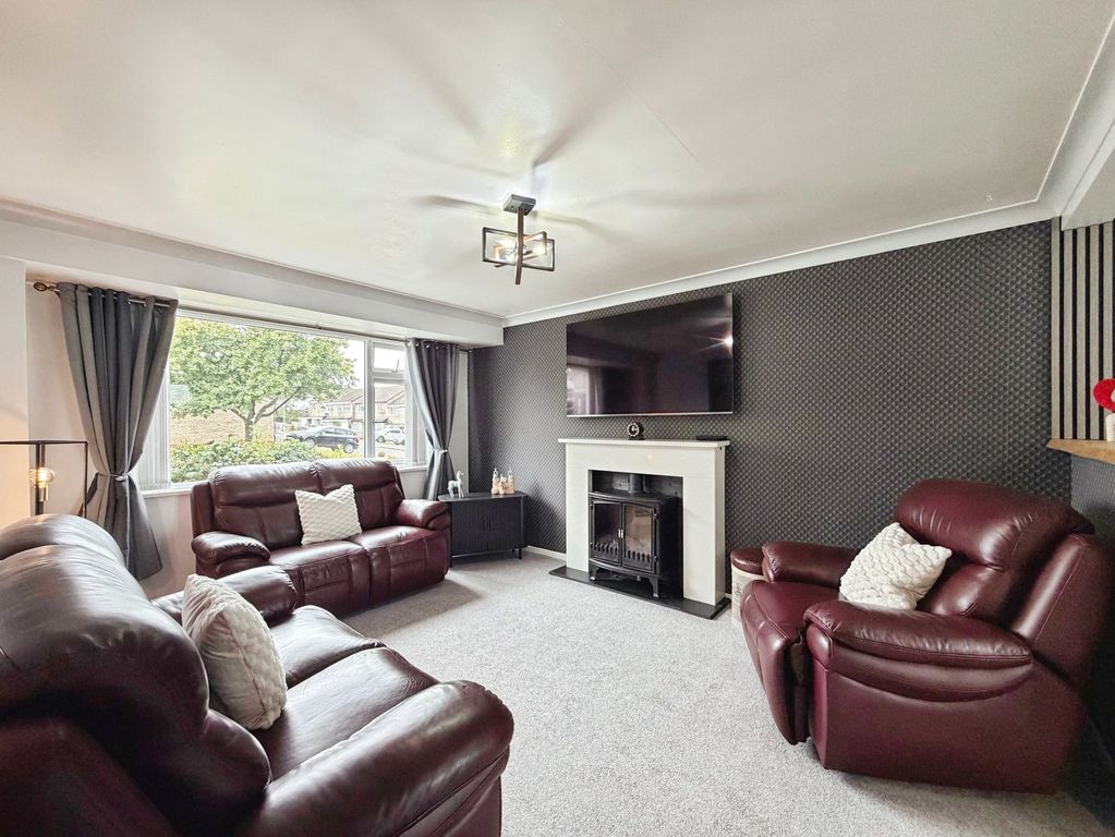 Property photo 3 of 37
