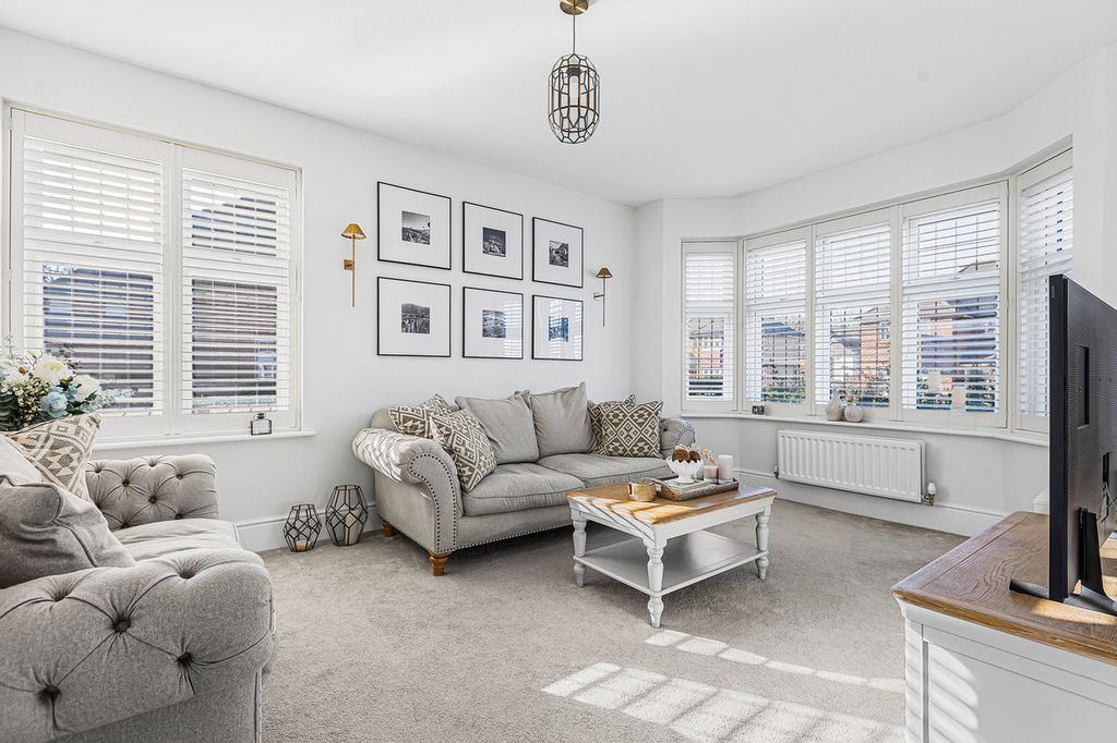 Property photo 2 of 38