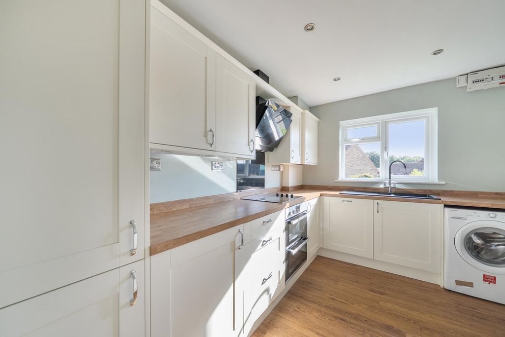 Property photo 3 of 14 Kitchen