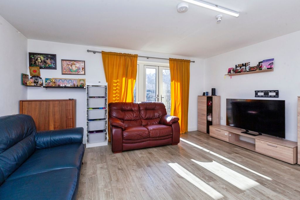 Property photo 3 of 20 Picture 3