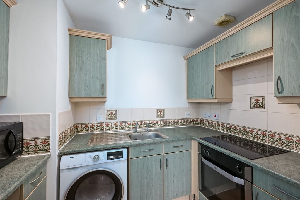 Additional image 5 of 2 bed flat for saleCovent House, George Street, York YO1