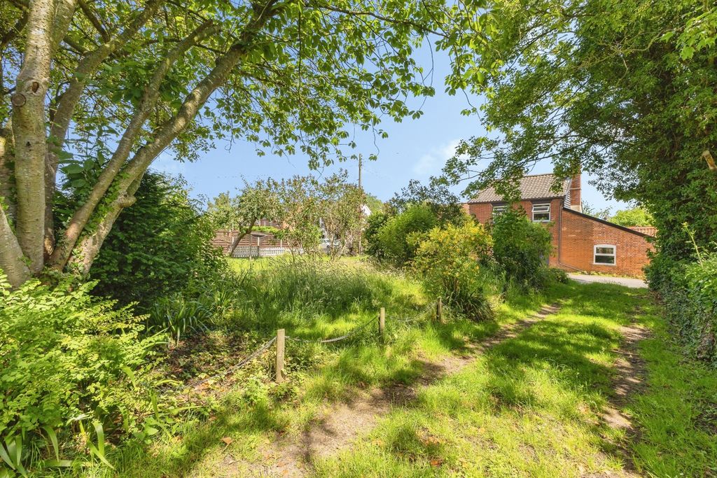 Property photo 2 of 17 Pbox-Img.Jpg