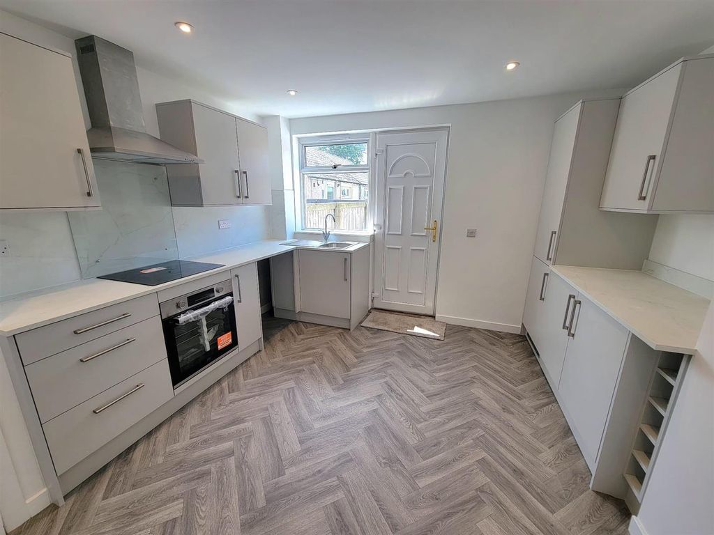 Property photo 2 of 17 Knm0087Glei Kitchen (2).Jpeg