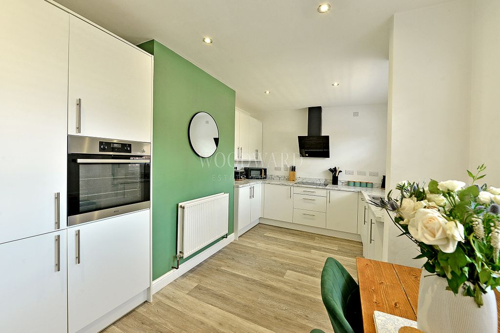 Property photo 2 of 18 Kitchen/Dining Room