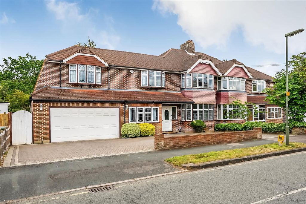 Property photo 1 of 28 192-Stoneleigh-Park-Road-40.Jpg
