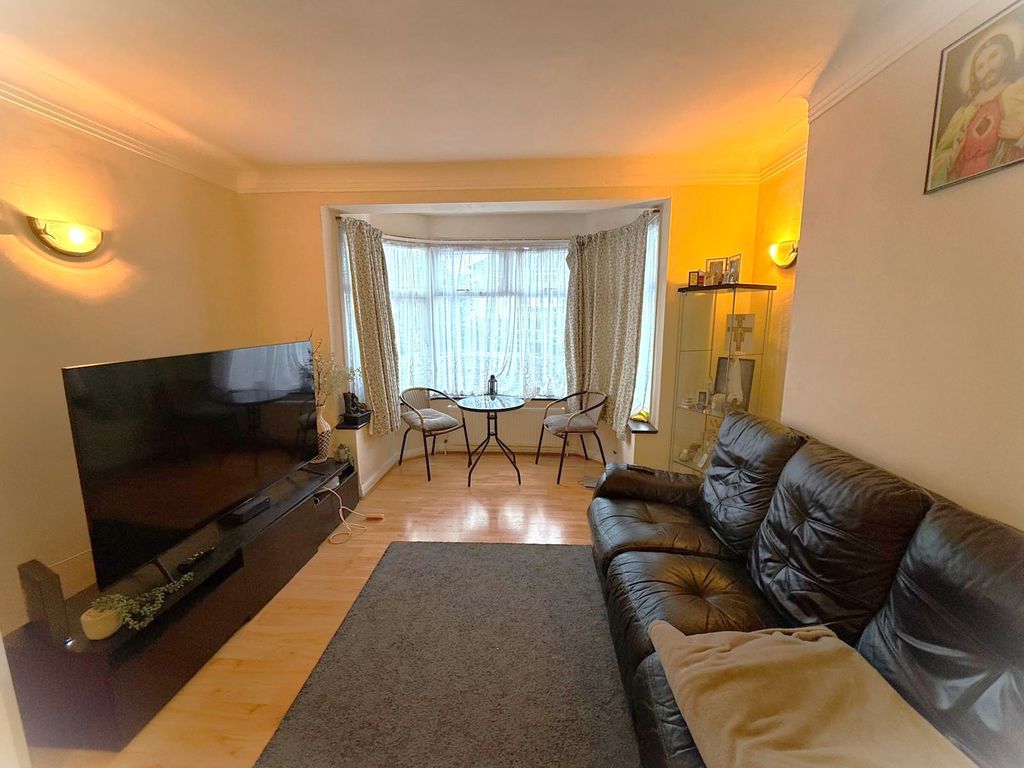 Property photo 2 of 9 Photo 2