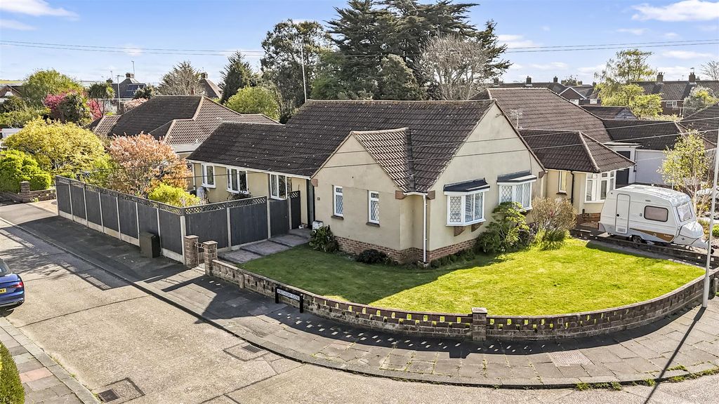 Property photo 1 of 23 8 Rothesay Close-003.Jpg