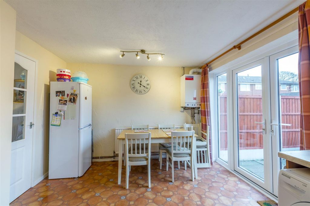 Property photo 3 of 8 11 Broad Oak Drive - Din.Jpg