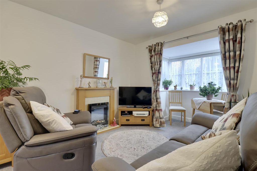 Property photo 3 of 18 Lounge/Diner