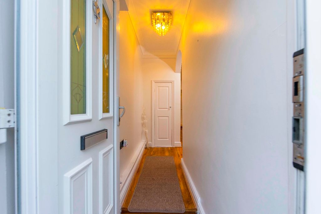 Property photo 2 of 30