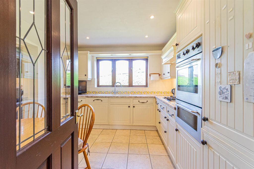 Property photo 3 of 23 Dining Kitchen