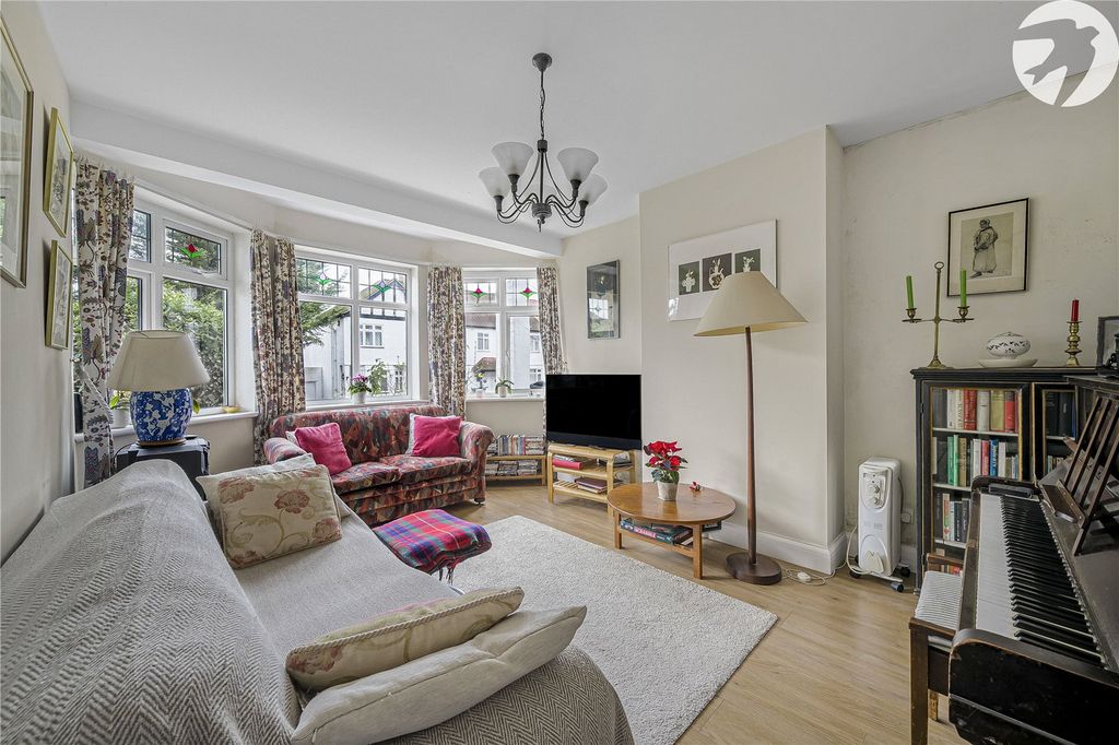 Property photo 3 of 24 Picture 3