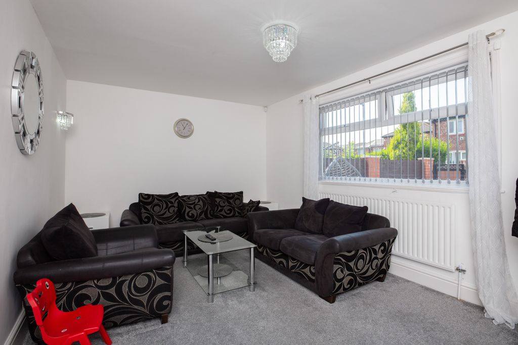 Property photo 2 of 27