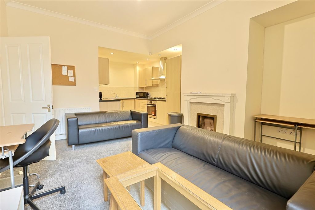 Property photo 1 of 13 19A542F7-E0C0-4Ad4-Bf81-3A0D54F2BA19_1_201_A.Jpeg
