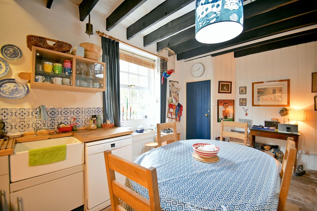 Property photo 3 of 30 Kitchen.