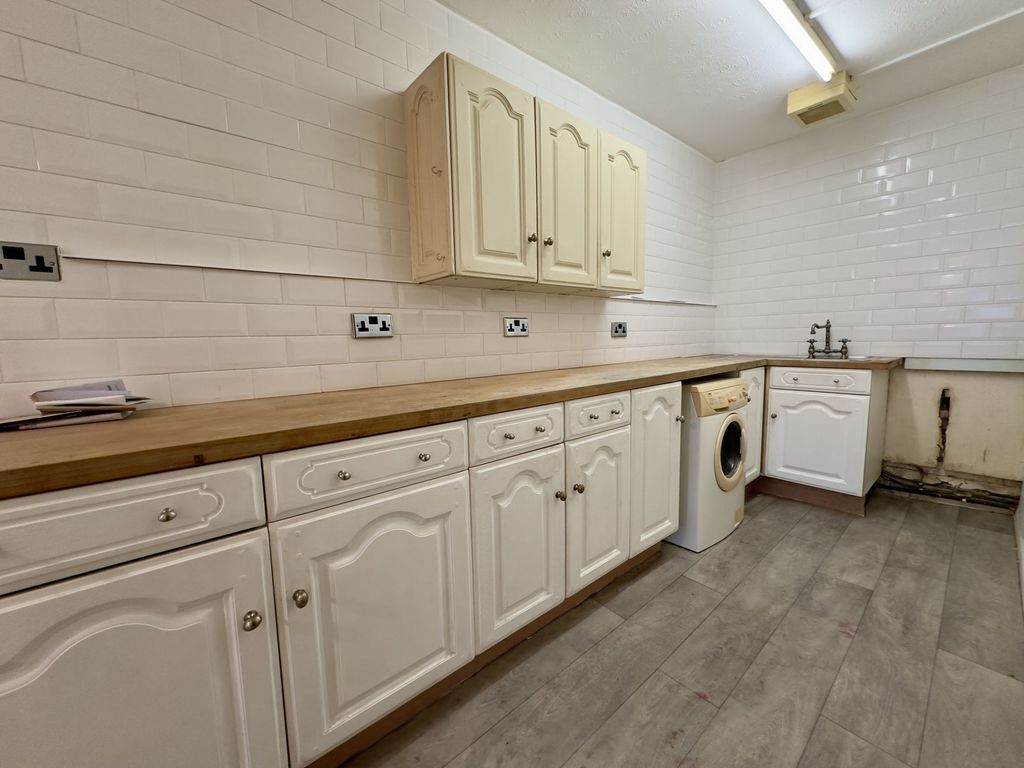 Property photo 3 of 10 Photo 3