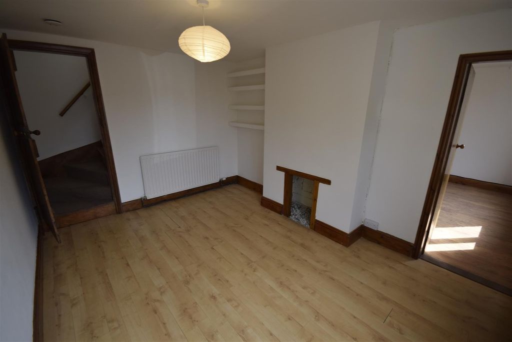 Property photo 3 of 8 2566243