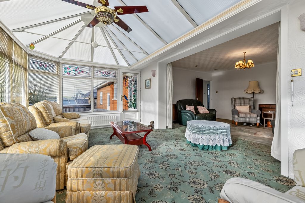 Property photo 2 of 31